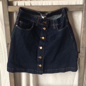 Button down stretchy denim skirt